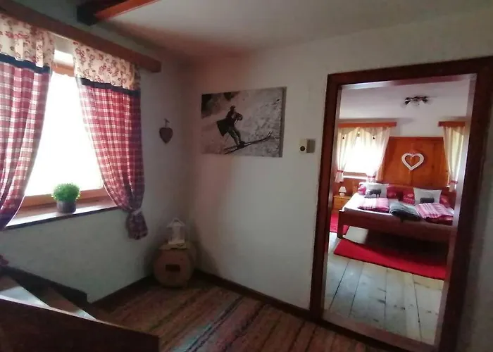 Sternberg Nyaraló *